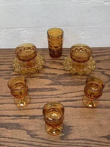 11 tazze e sottobicchieri vintage in vetro ambrato Indiana corona re impronta pollice - Foto 1 di 15