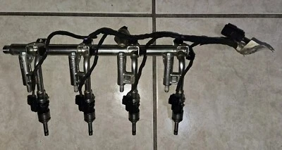 Ford Escape 2017-2020, montaje de riel de combustible Fusion 1,5 L DS7G-9H487-DD Foto 1 de 4