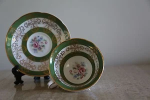 Royal Grafton Green & white floral w gold accent bone china teacup & saucer (18) - Picture 1 of 3