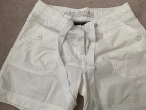 DOROTHY PERKINS Woman’s White Shorts 100% Cotto Ladies Size 8 - Picture 1 of 6