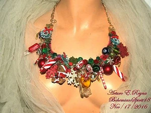 ARTURO E.REYNA AMAZING VINTAGE CHRISTMAS CHARMS HANDMADE BIB/NECKLACE - Picture 1 of 6