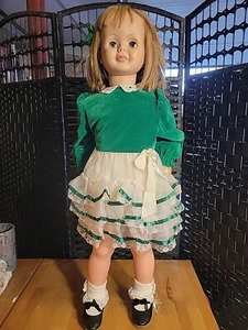 Muñeca andador tamaño niño 34 pulgadas ojos soñolientos - Imagen 1 de 12