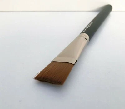 1x MAC 191 Square Foundation Brush, Full Size, Brand New!  - Image 1 of 4