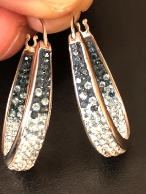 Pendientes de aro ovalados de cristal azul y transparente 925 con zafiro. ¡Tanto brillo!! Foto 1 de 4