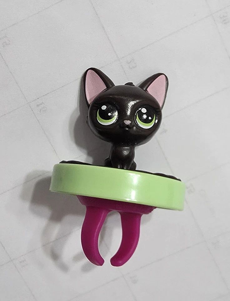 Subway Toy 2017 Littlest Pet Shop Jade Catkin Ring Hasbro  LPS - Image 1 of 3