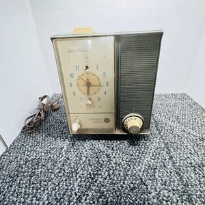 VTG Westinghouse Clock Radio Olive Green 1950's Parts Or Repair Needed READ - Picture 1 of 13