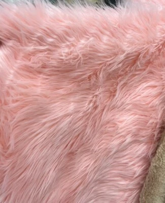 Cuartos de pieza de tela de piel sintética peluda - colores surtidos Foto 1 de 2