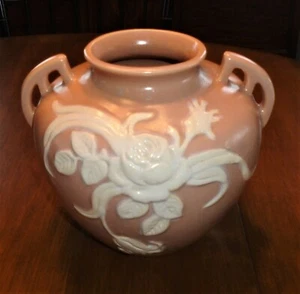 VINTAGE 1930s WELLER POTTERY ART DECO HANDLED POT CAMEO ROSE SQUAT VASE PEACH 8" - Picture 1 of 9