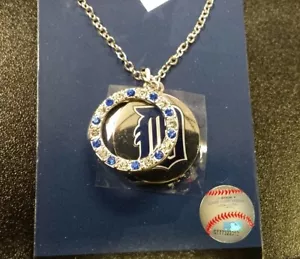 MLB Detroit Tigers Disk and Ring Charm Necklace - Picture 1 of 1