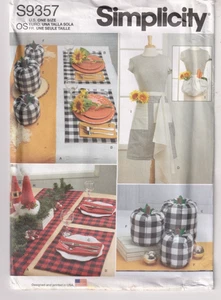 9357 SIMPLICITY - Tabel Decor: RUNNER PLACEMAT NAPKIN TOWEL APRON Etc - Picture 1 of 2