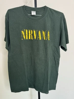 "Nirvana Hunter 2005 vintage verde con logotipo amarillo talla L 22"" X 29""" Foto 1 de 4