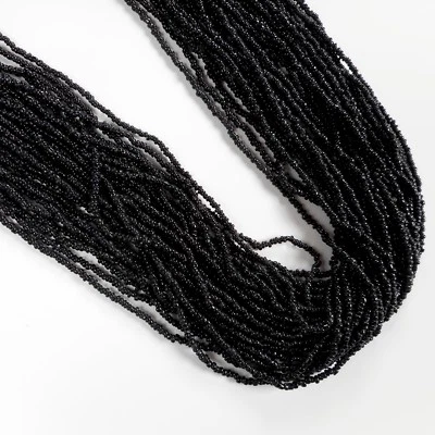 Collar hecho a mano de 30 hilos de cuentas de semillas de vidrio negro 30" Boho Torsade Foto 1 de 4