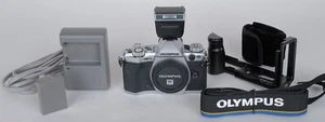 EX++ Olympus OM-D E-M5 Mark II Mirrorless Micro 4/3 MFT cuerpo con empuñadura + garantía - Imagen 1 de 14