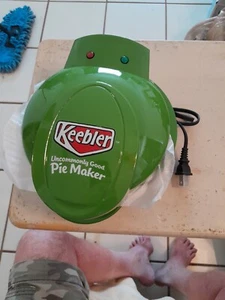 Keebler Uncommonly Good Mini Pie Maker Open Box - Picture 1 of 7