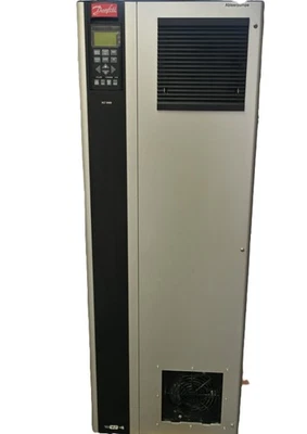 Danfoss VLT 5122 PT5 CN STR1 45 kW 85A Frequenzumrichter 3x380–460V – gebraucht - Bild 1 von 4