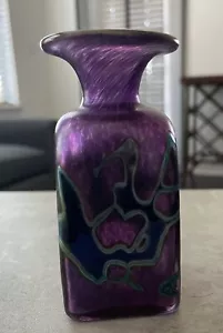 Robert Held 4” Small Triangular Purple Bud Vase w/Iridescent Swirl Design SIGNED - Picture 1 of 12