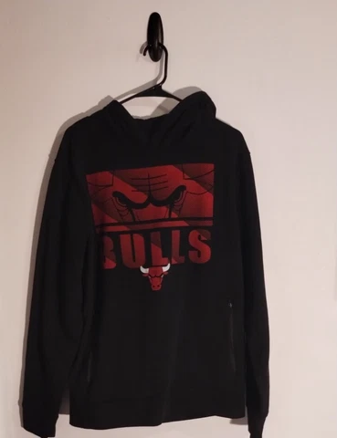 Chicago Bulls Sweater Cover