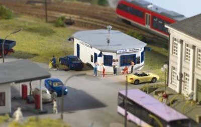 Piko 61835 HO Gauge Hobby Tommys Food to Go Kit - Image 1 of 2