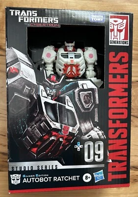 Transformers War For Cybertron Studio Series 09 Gamer Edition AUTOBOT RATCHET - Image 1 of 4