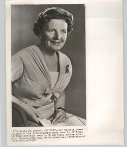 QUEEN JULIANA of Netherlands Royal Portrait VINTAGE Rare 1958 Press Photo - Picture 1 of 2