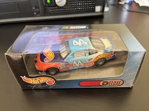 2000 Hot Wheels Racing NASCAR #44 PETTY Druckguss 1:43 DELUXE NEU IM VERPACK UNGEÖFFNET - Bild 1 von 3