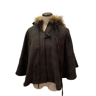 Poncho con capucha chal abotonada de sauce y arcilla para mujer pequeña de piel gris y rojo Foto 1 de 4