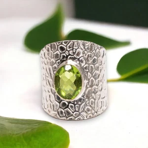 925 Sterling Silver Peridot Gemstone Wife Promise Band Boho Ring Jewelry Size 8 - Picture 1 of 7