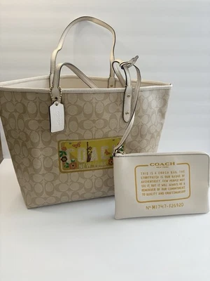 Coach Signature Reversible Tote Bag  Purse  Khaki Chalk  With Pouch NY/ F 26920 - Image 1 of 4