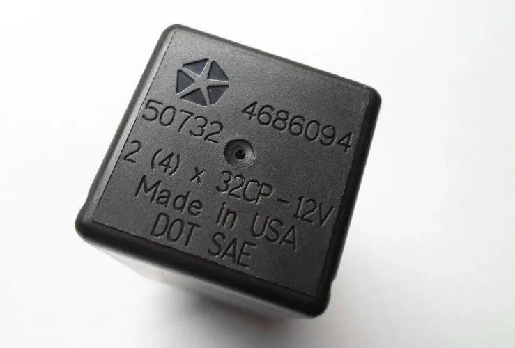 4686094 Jeep Grand Cherokee módulo de relé piscador de seta, testado 1999-2004 - Imagem 1 de 1