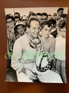 1961 US GRAND PRIX Innes Ireland WINNER! - Auto Racing Photo - Picture 1 of 2