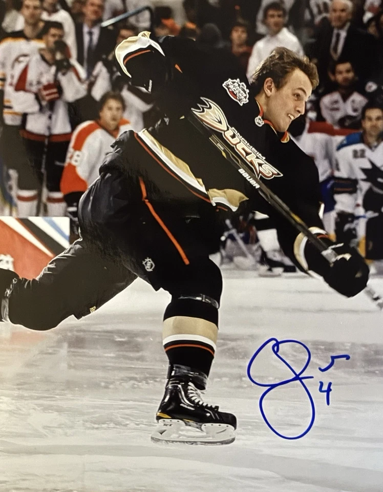Foto firmada por CAM FOWLER ANAHEIM DUCKS AUTOGRAFIADA 8X10 CERTIFICADO DE AUTENTICIDAD Foto 1 de 1