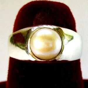 Beautiful 925 Sterling Silver Ring, With 7 mm White Pearl, Size O - Picture 1 of 3