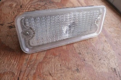 OEM 1975 Chevrolet C-10 truck front left drivers side turn signal lens assembly — 第 1/3 张图片