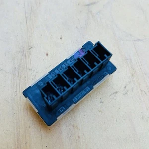 Genuine Mercedes OEM Power energy distributor A0045468440 - Picture 1 of 3