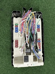 2007-2012 Infiniti G35 G37 Fuse Box Body Control Module Unit 284B7JK00A IPDM - Picture 1 of 12