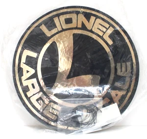 Letrero redondo de distribuidor Lionel trenes a gran escala 12" negro/dorado nuevo/sellado - Imagen 1 de 3