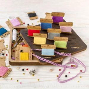 Box for handicraft + 32 bobbins - Picture 1 of 6