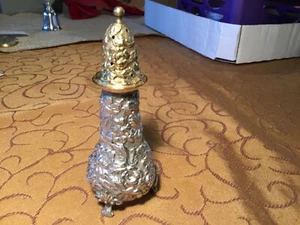 STIEFF Repousse Sterling Silver Footed Salt (OR) Pepper Shaker - Excellent - Picture 1 of 12