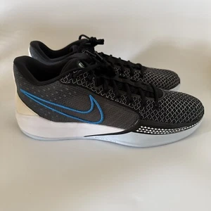 Nike Women 15/Men 13.5 Sabrina 1 ‘Family Bonds’ Basketball Shoe Black FQ3381-001 - Picture 1 of 7