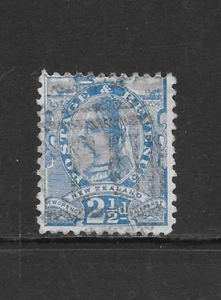 NEW ZEALAND SCOTT 68 USED FINE - 1891 2.5p ULTRA ISSUE - QUEEN VICTORIA - Picture 1 of 2
