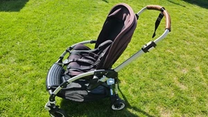 Bugaboo Bee 3 in Schwarz mit Fußsack, Regenschutz, Reisetasche und Ersatzrädern - Bild 1 von 7