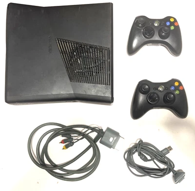 Xbox 360 Slim Console Bundle 2 Controllers + 9 Games Bundle Lot Tested/Working - Image 1 of 4