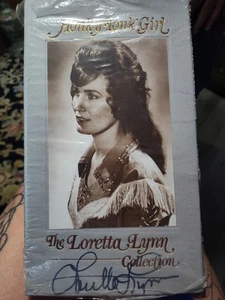 Authentic Signature Loretta Lynn Collection America's " Honky Tonk Girl" - Picture 1 of 3