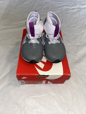 儿童耐克 Binzie 靴子 (TD) 尺码 5c 烟灰色,紫色霜 — 第 1/4 张图片