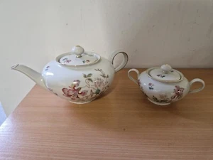 Vintage Porzellan Teekanne und Zuckerdose von Wunsiedel Bavaria Mid-Century Deko - Bild 1 von 10