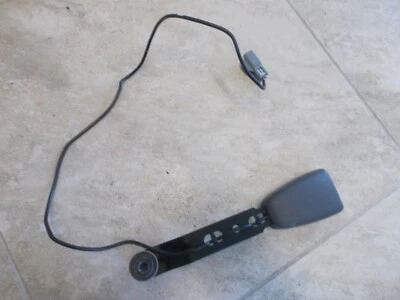 Cinturón de seguridad delantero Volvo S80 diestro pasajeros receptor 99 00 01 usado P2 Foto 1 de 2