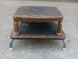 Vintage Step Stool Metal Lot Of 2 Small Brown Lot Of 2 - Picture 1 of 9