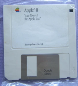 Vintage Apple II Your Tour of the Apple IIGS Software 1.44MB 3.5" Floppy Disk - Picture 1 of 2