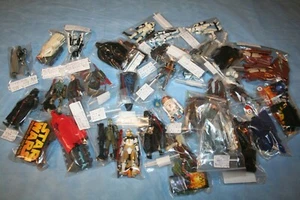 FIGURAS PODRIDAS DE STAR WARS 2005 VADER ANAKIN CLONES ARMA SUELTA COMPLETA HASBRO - Imagen 1 de 235