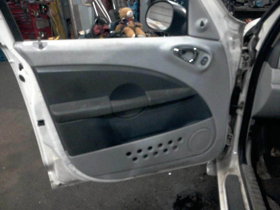 06 07 08 09 10 CHRYSLER PT CRUISER Front Door Trim Panel Left Lh - Image 1 of 1